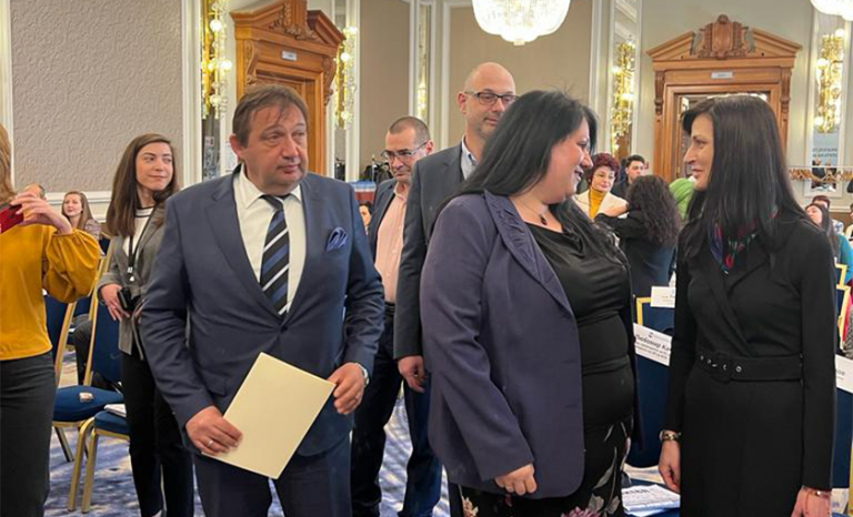 Участници в конференция „Предизвикателства и възможности в сферата на строителството-ролята на иновациите, новите технологии и уменията“